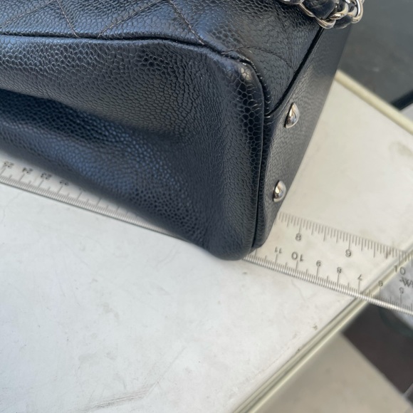 Authentic Caviar Chanel Tote bag - Picture 3 of 6